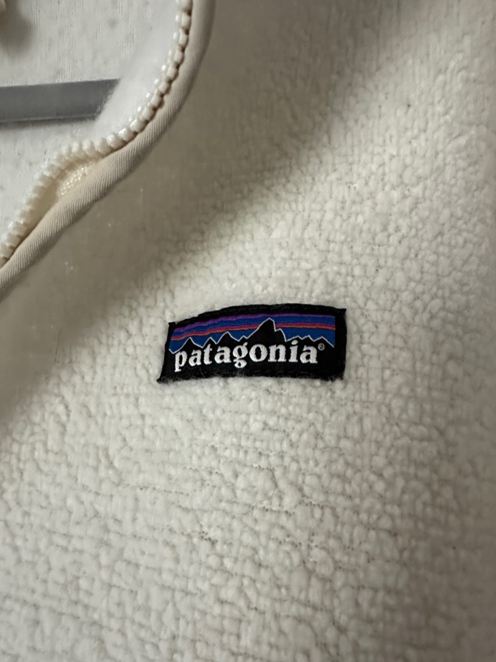 Patagonia Two-Tone Cream & Light Gray Quarter-Zip Shearling Pullover - Picture 3 of 4